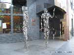Escultura em frente ao HSBC na City