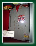 Quepe e túnica usada
por Brezhnev